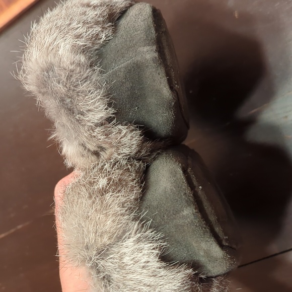 Manitobah Moccasins - Older style Tipi - Picture 5 of 5